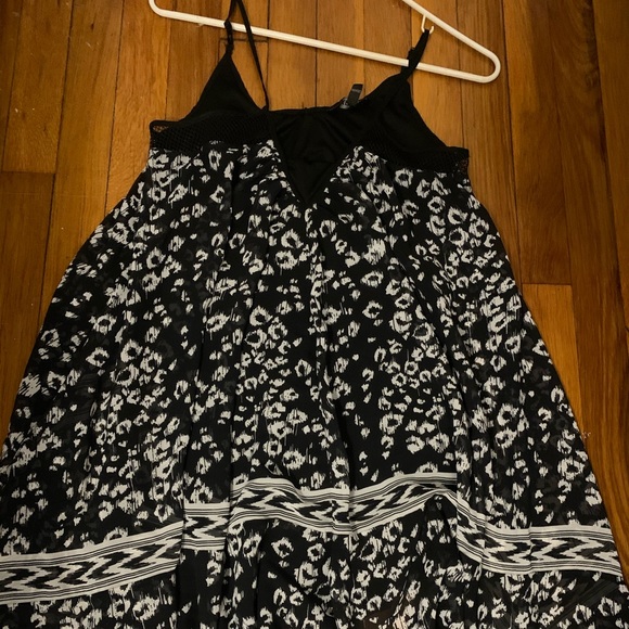 Express flowy dress - Picture 2 of 5